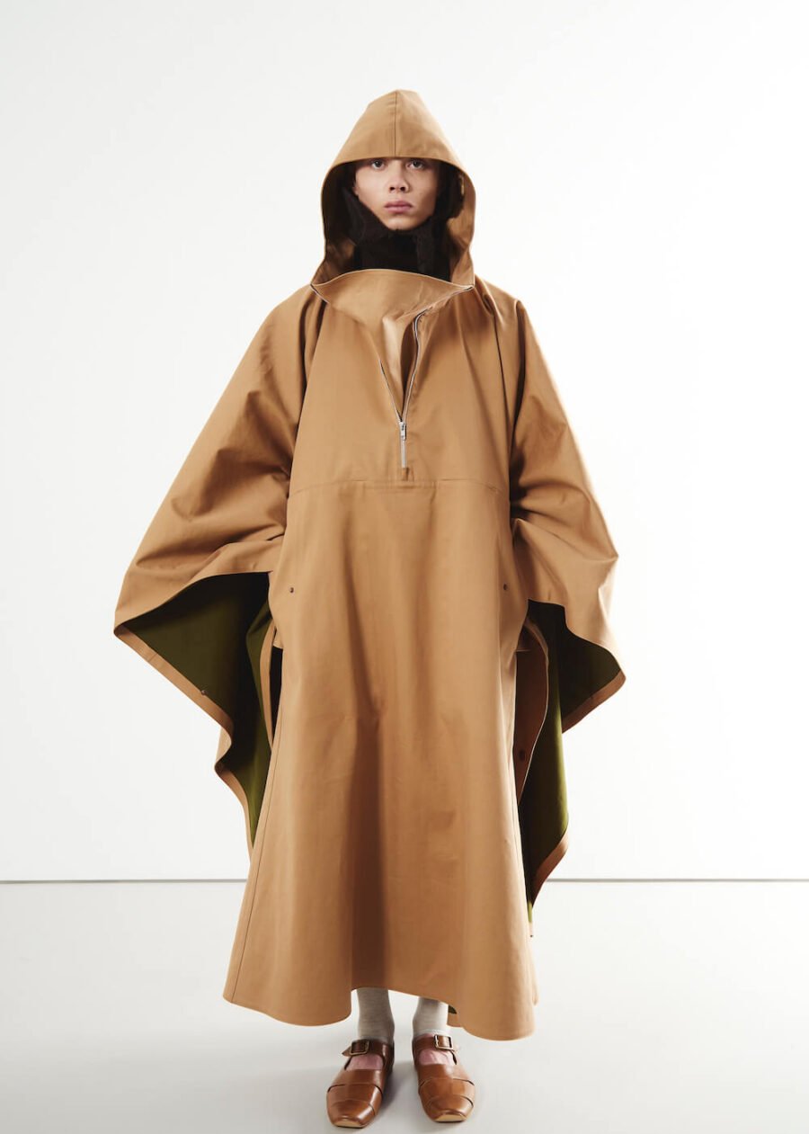 It's hedmayner 20aw militaly cape about the mistake becoming